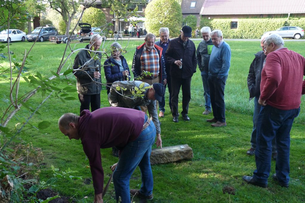 So h&auml;tte es eigentlich sein sollen - Grenzsteinsetzung am Hof W&ouml;rdemann beim Schnatgang 2018