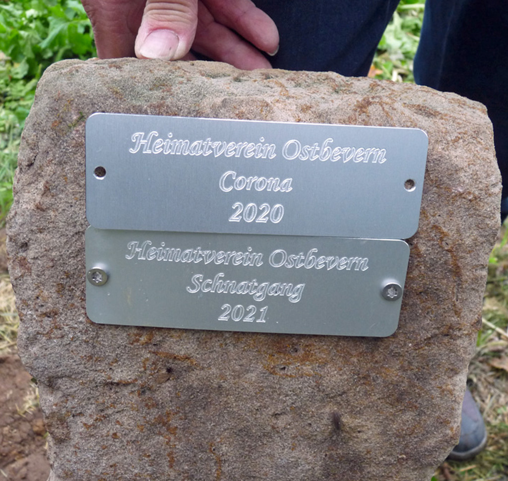 Schnatgang 2021 - Grenzstein mit Jahreszahl