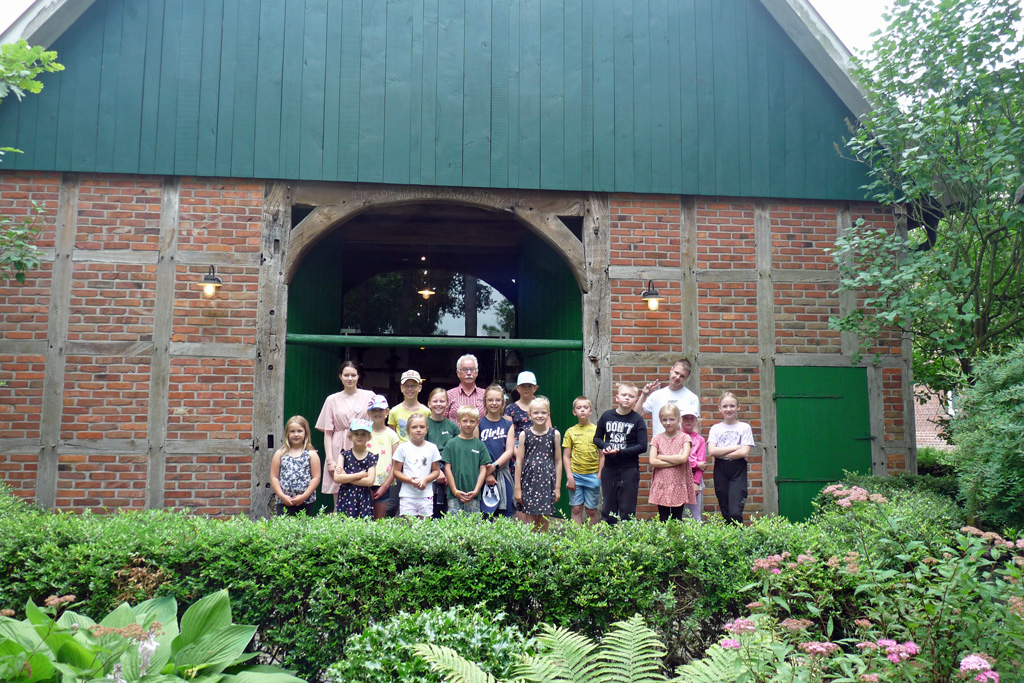 Spielstadtgruppe besucht das Heimathaus