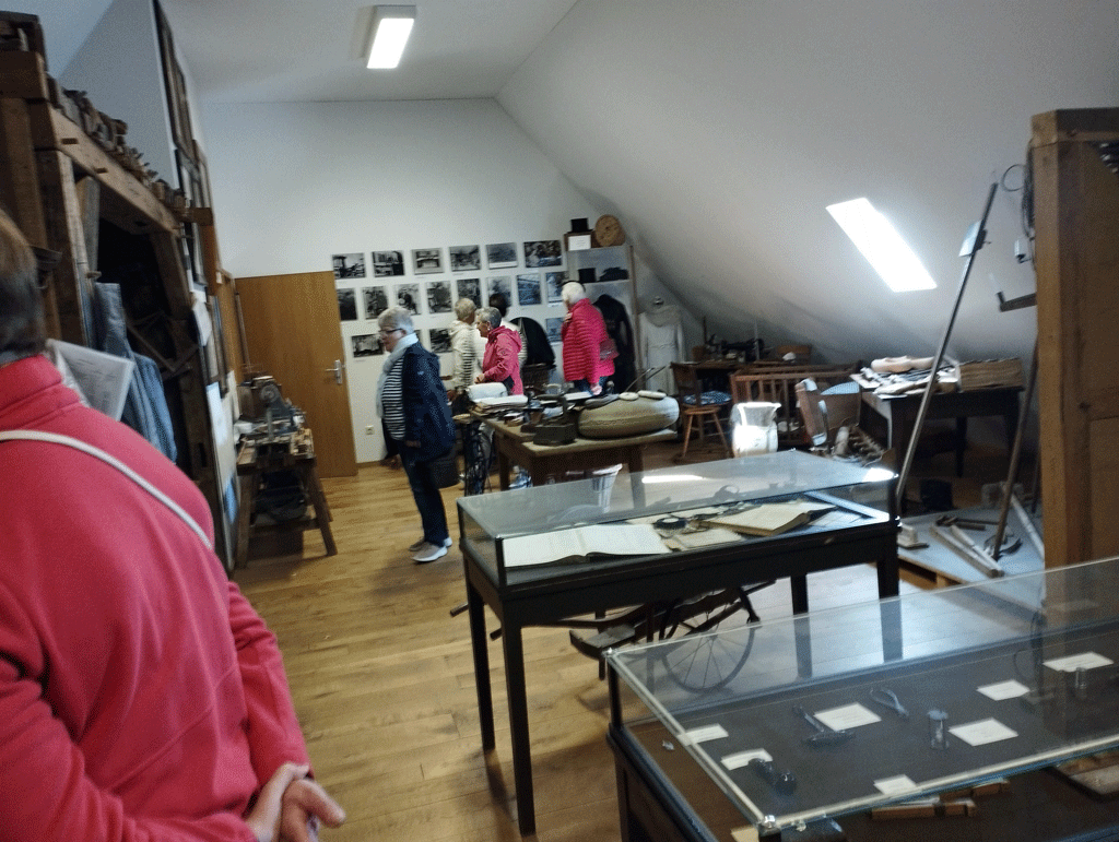 KFD-Schwege zu Besuch im Heimathaus