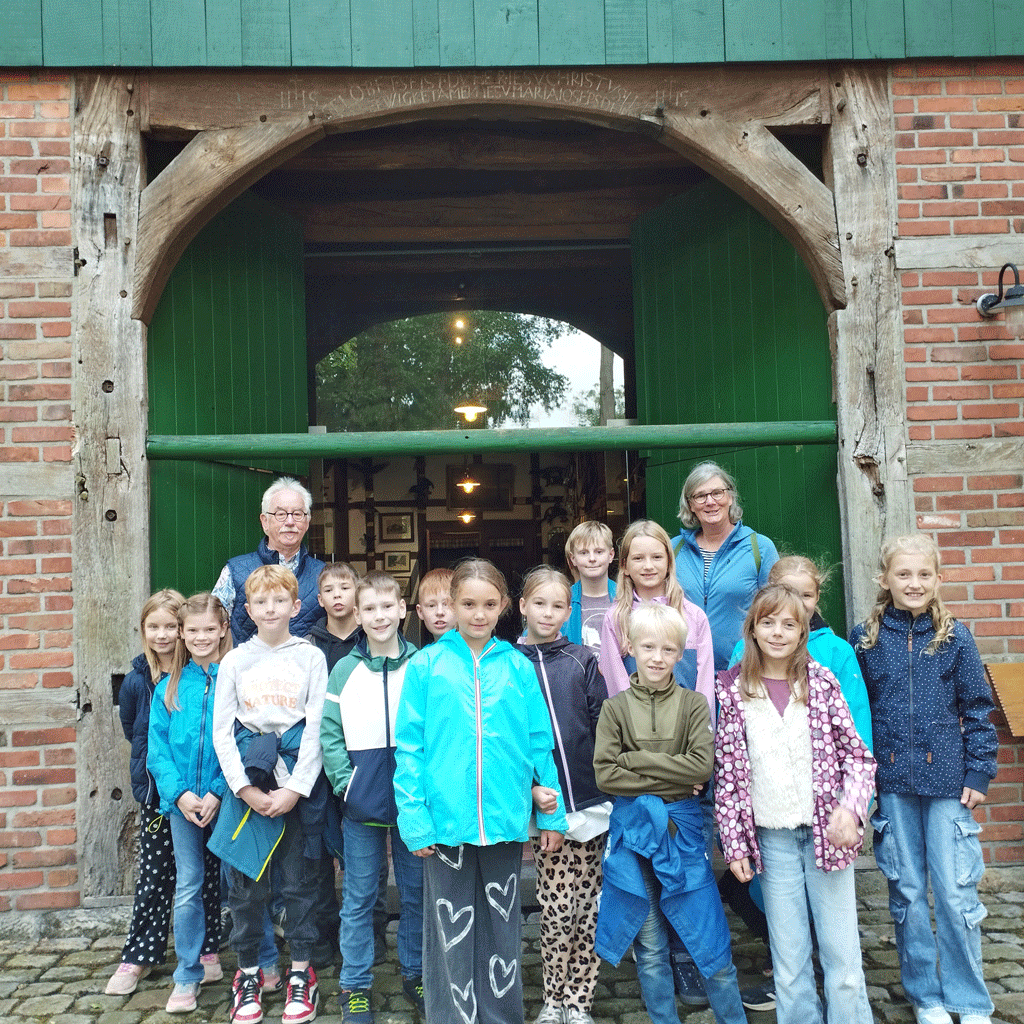 Besuch aus der Ambrosius Grundschule im Heimathaus