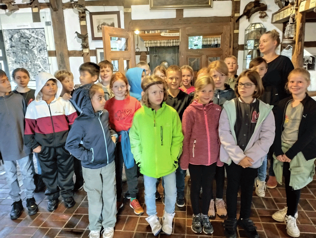 Besuch aus der Ambrosius Grundschule im Heimathaus