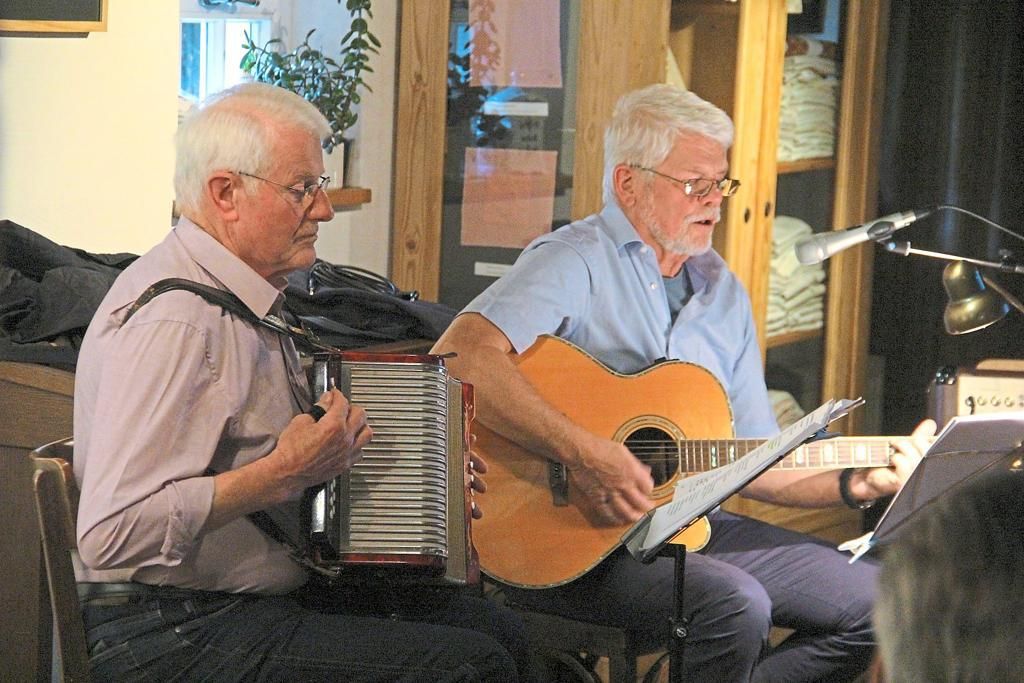 Volksliedersingen - Alle St�hle besetzt