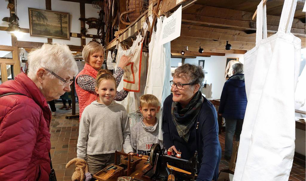 Ausstellung im Heimathaus: Die Entwicklung der Wäsche vor mehreren Jahrhunderten